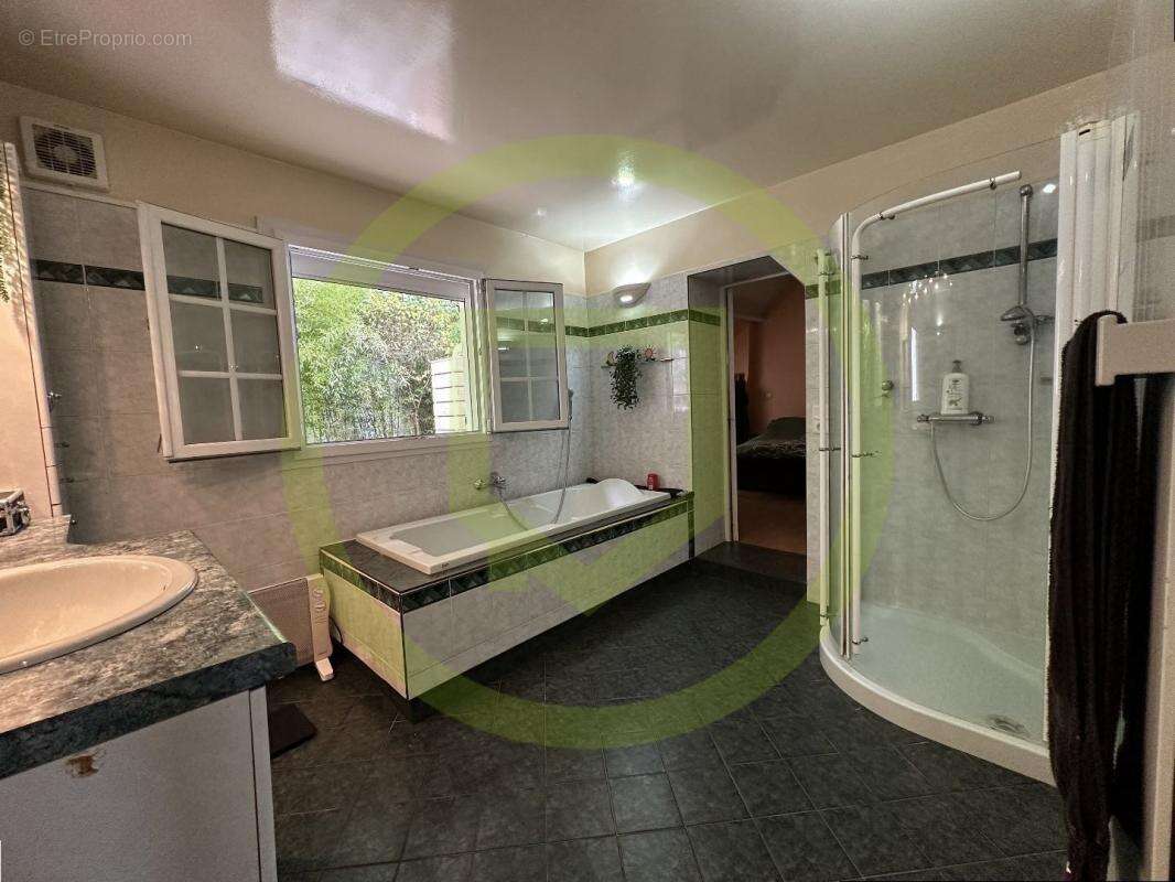 Maison à CIRES-LES-MELLO