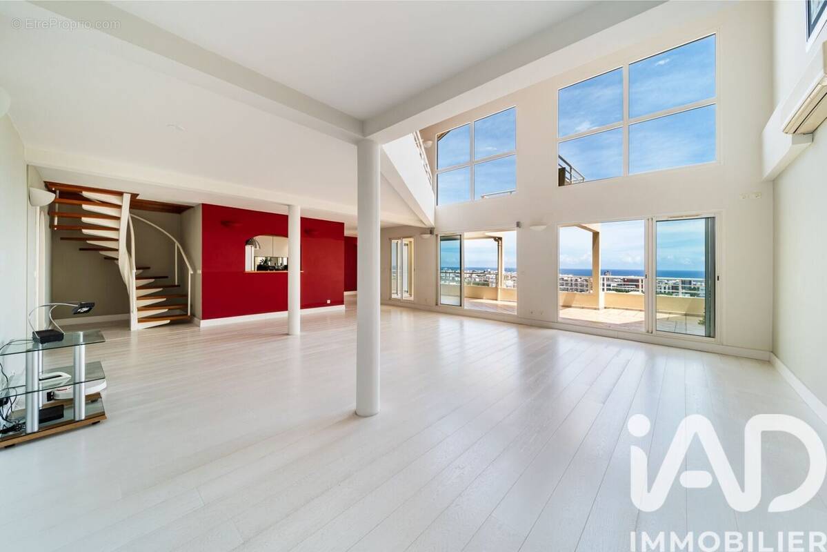 Photo 1 - Appartement à SAINT-DENIS