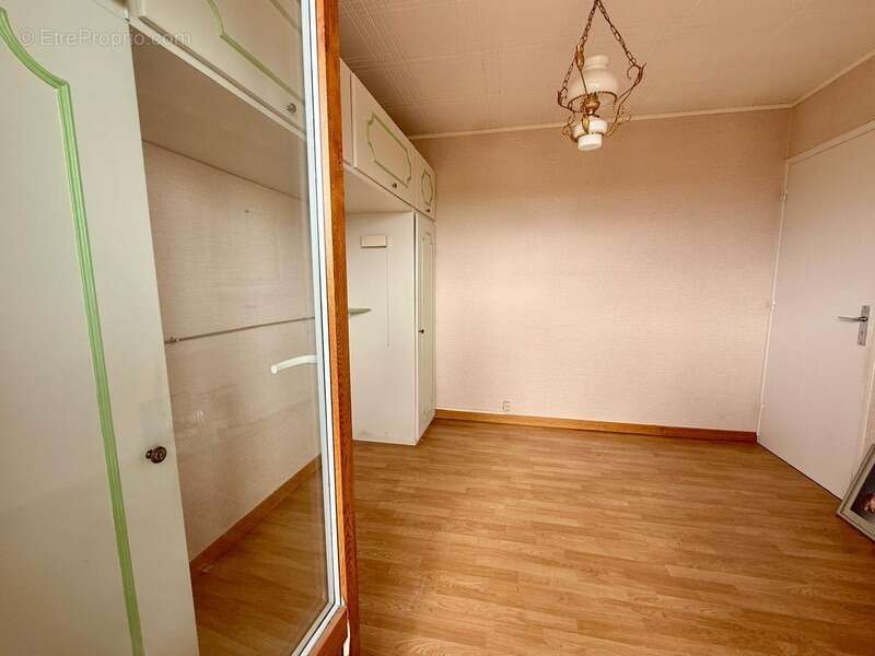 Rare à la vente : Appartement à vendre 4 pièces avec vue d'exception sur la cité de Carcassonne. Prix de vente : 124200€ - photo 13