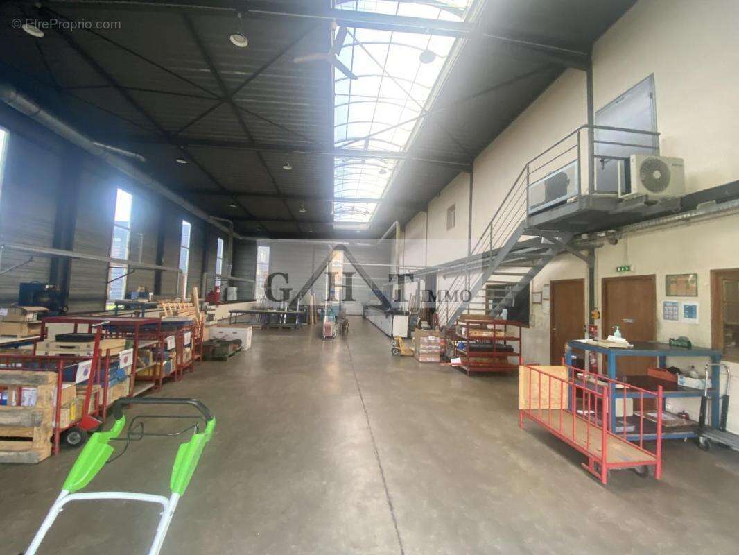 Commerce à CHENNEVIERES-SUR-MARNE