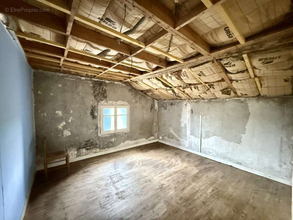 Maison à PIOUSSAY