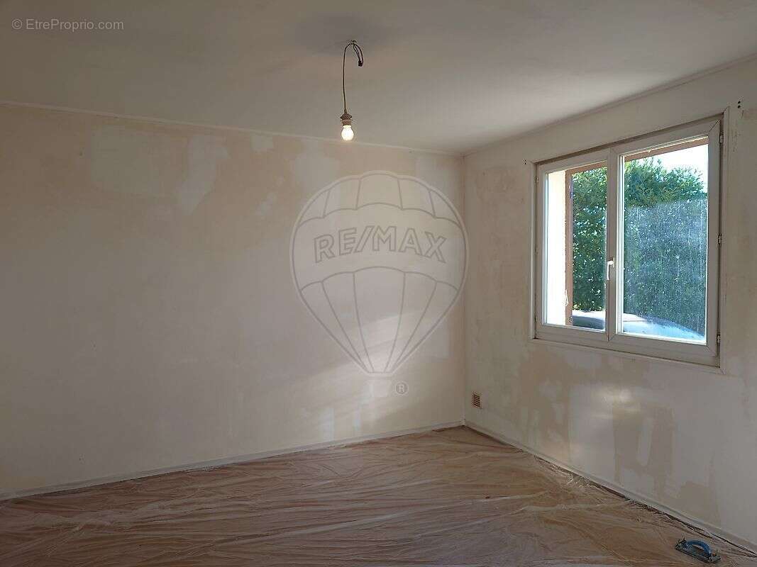 Maison à ISSY-L&#039;EVEQUE