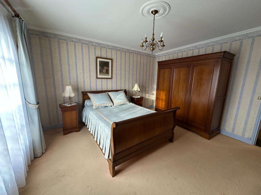 Maison à ISLES-LES-MELDEUSES