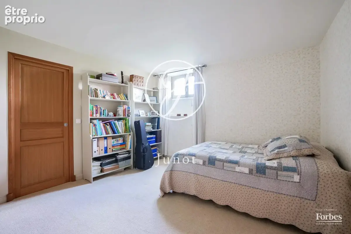 Le Vésinet - LAC INFERIEUR - Appartement - 228.95m² - 4 chambres - Terrain de 1500m². - photo 18
