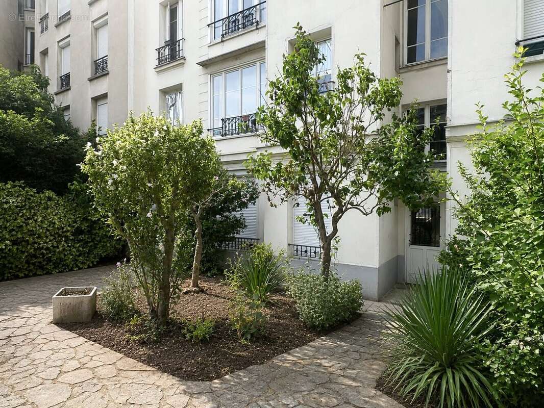 Appartement 2 pièces Métro Mairie St-Ouen - photo 9