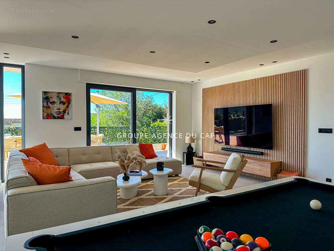 Maison à LES ISSAMBRES