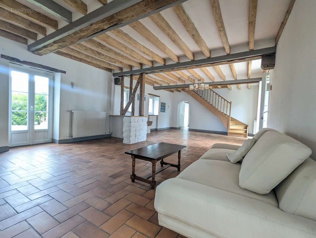 Maison F7 de 190 m² avec garage et dépendance - photo 6