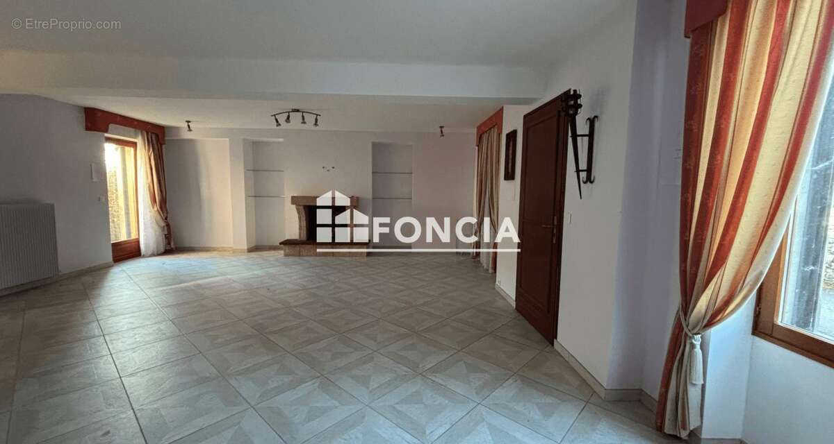 Maison à SAINT-OUEN-DE-MIMBRE