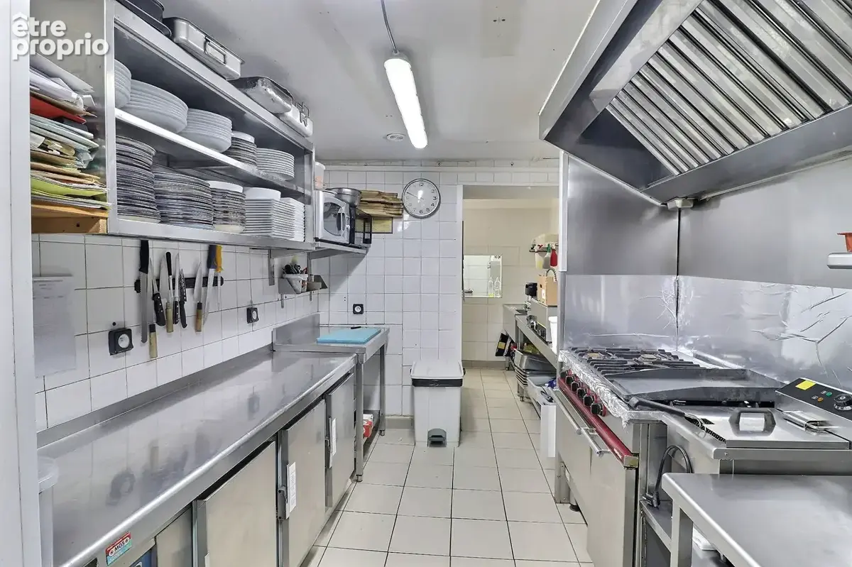 A vendre fonds de commerce brasserie du midi 183 m2 en excellent etat idealement situe dans le centre ville de cuers - photo 9