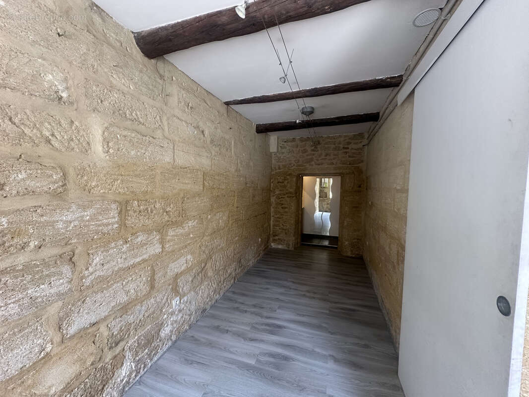 Appartement à REMOULINS