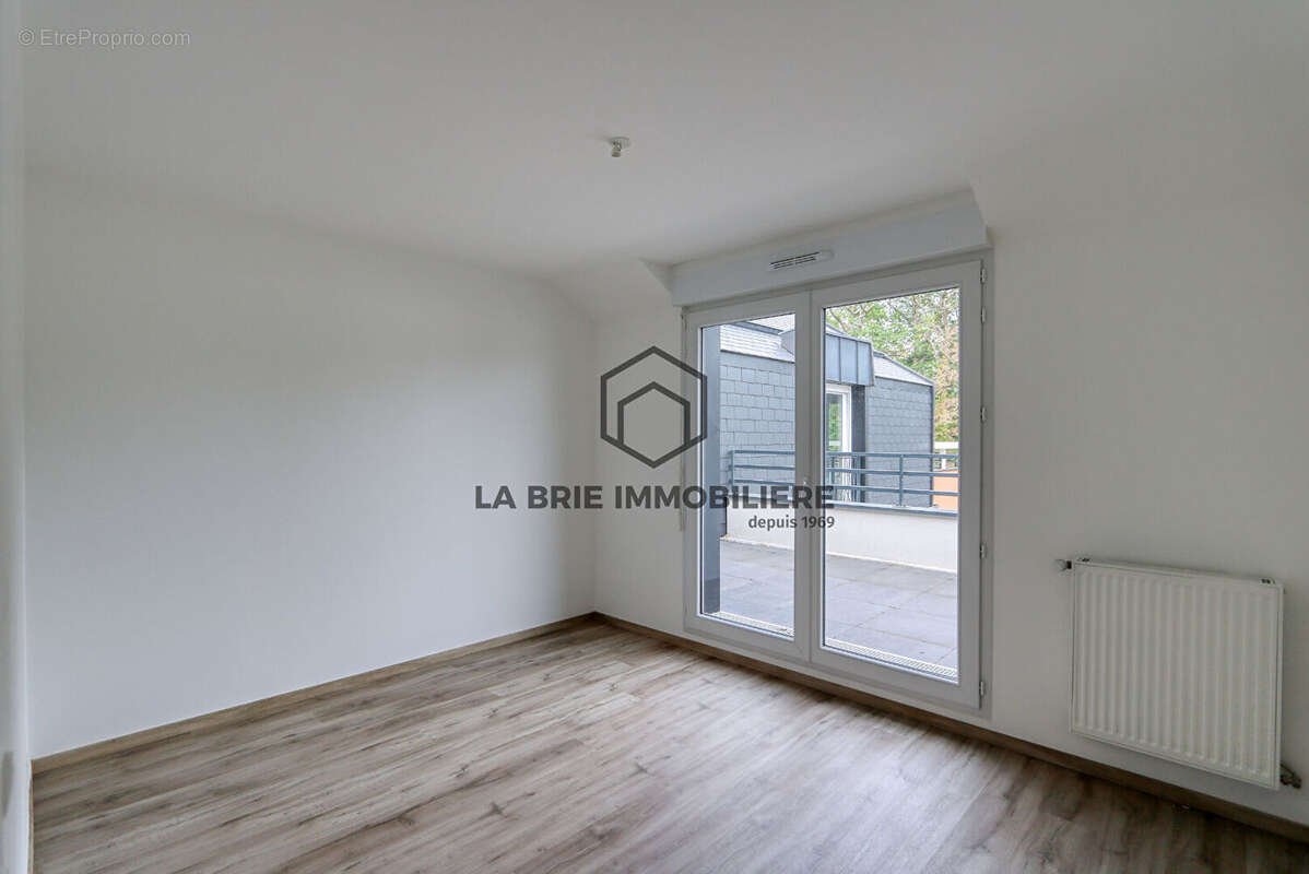 Appartement à EMERAINVILLE