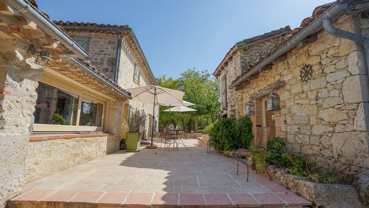 Maison à LAUZERTE