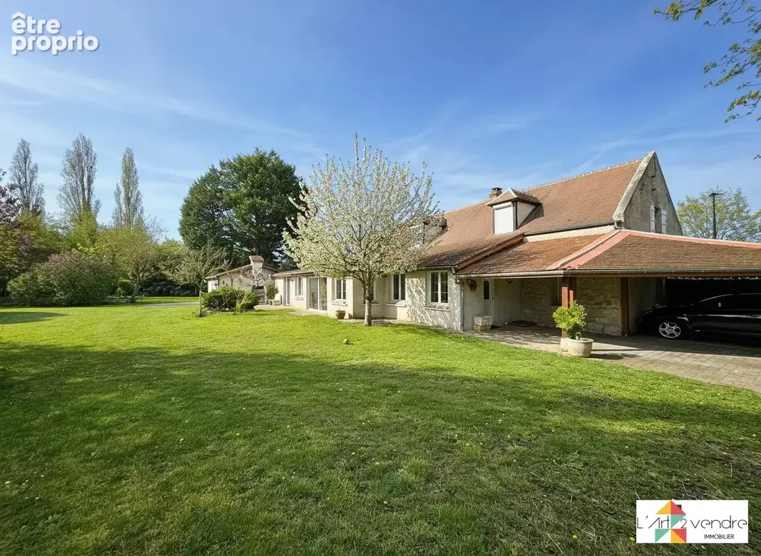 Maison 6 pièces 221 m² à vendre à Longueil-Sainte-Marie (60126) - photo 1