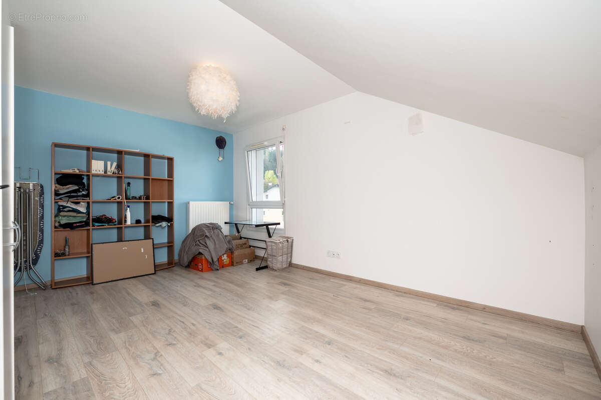 Maison à MONTPERREUX