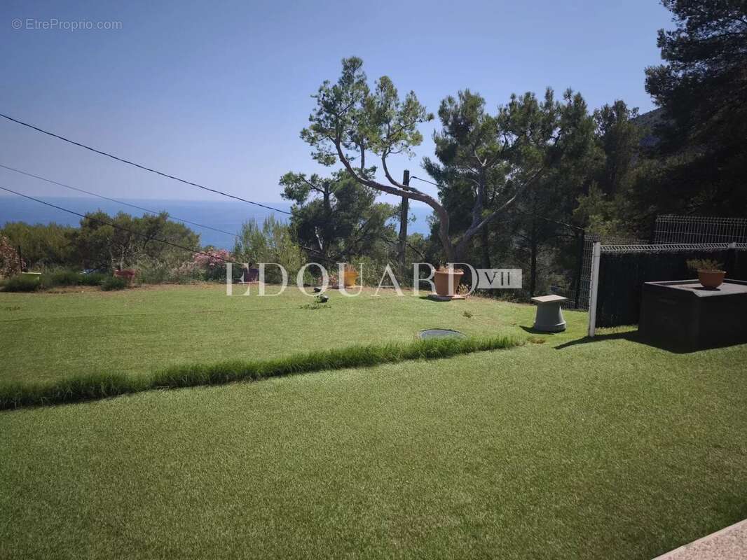 Appartement à ROQUEBRUNE-CAP-MARTIN