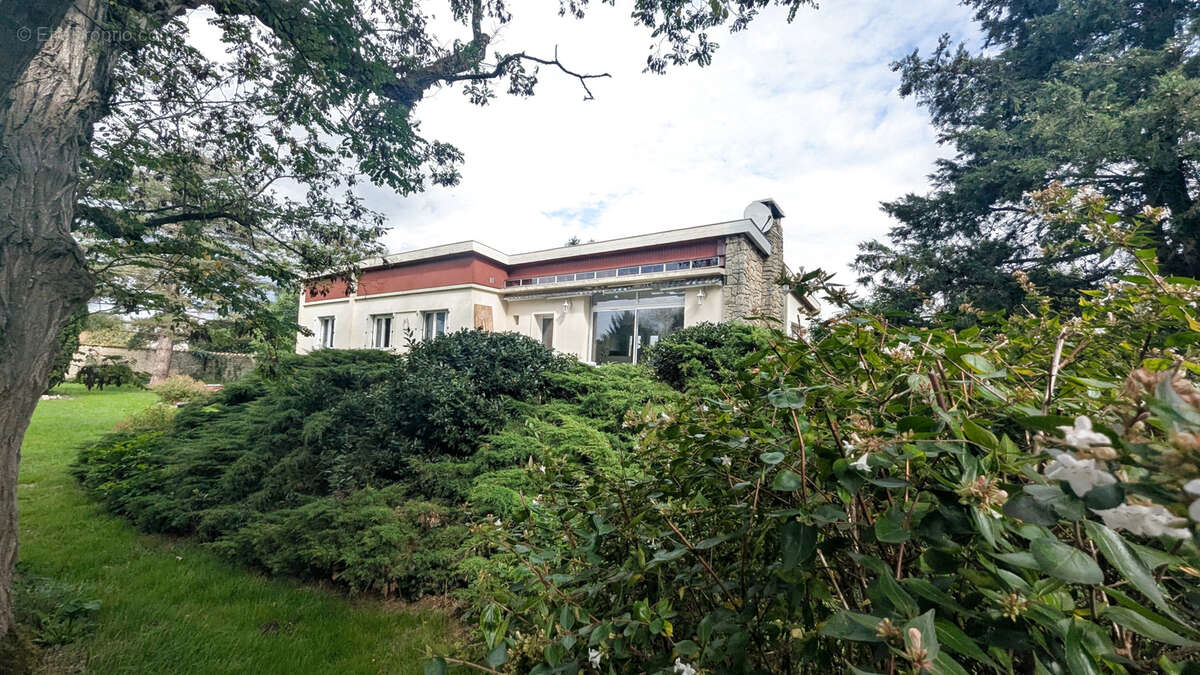 Maison à MAGNE