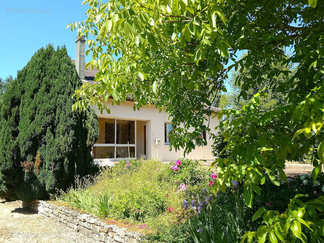 Maison à IS-EN-BASSIGNY