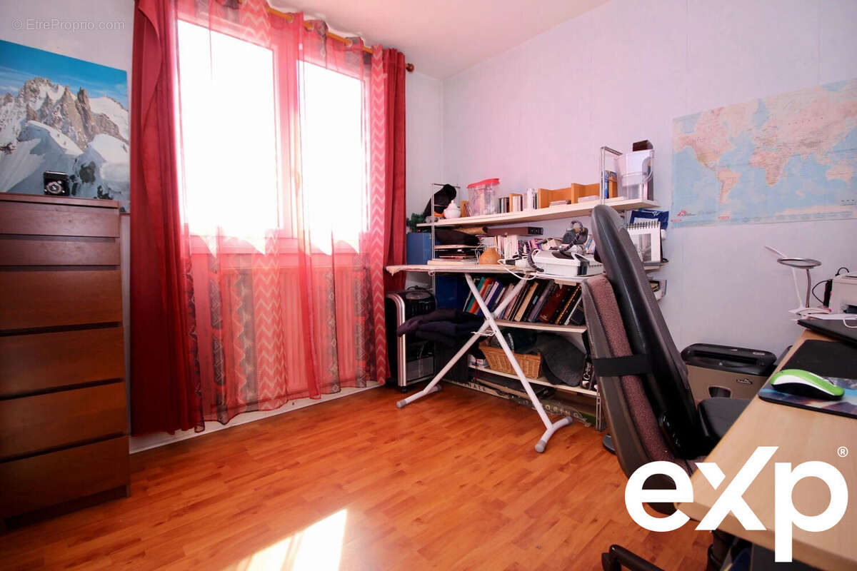 Appartement à NEAUPHLE-LE-CHATEAU