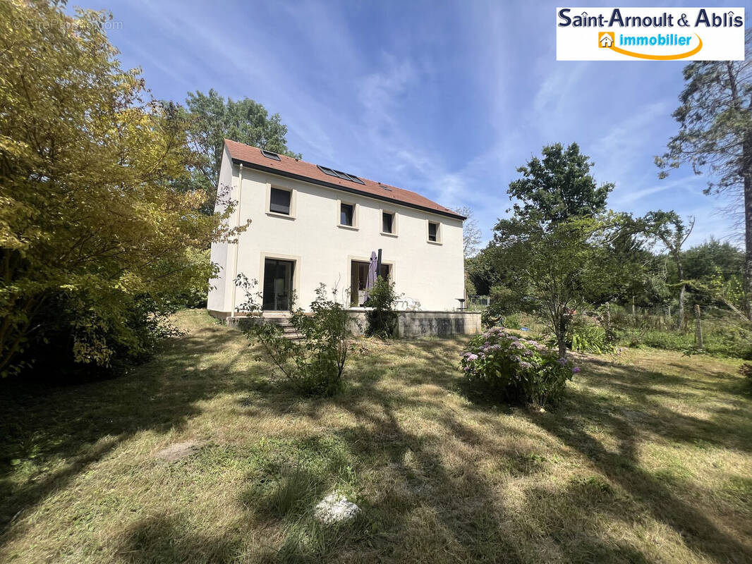Maison à SAINTE-MESME