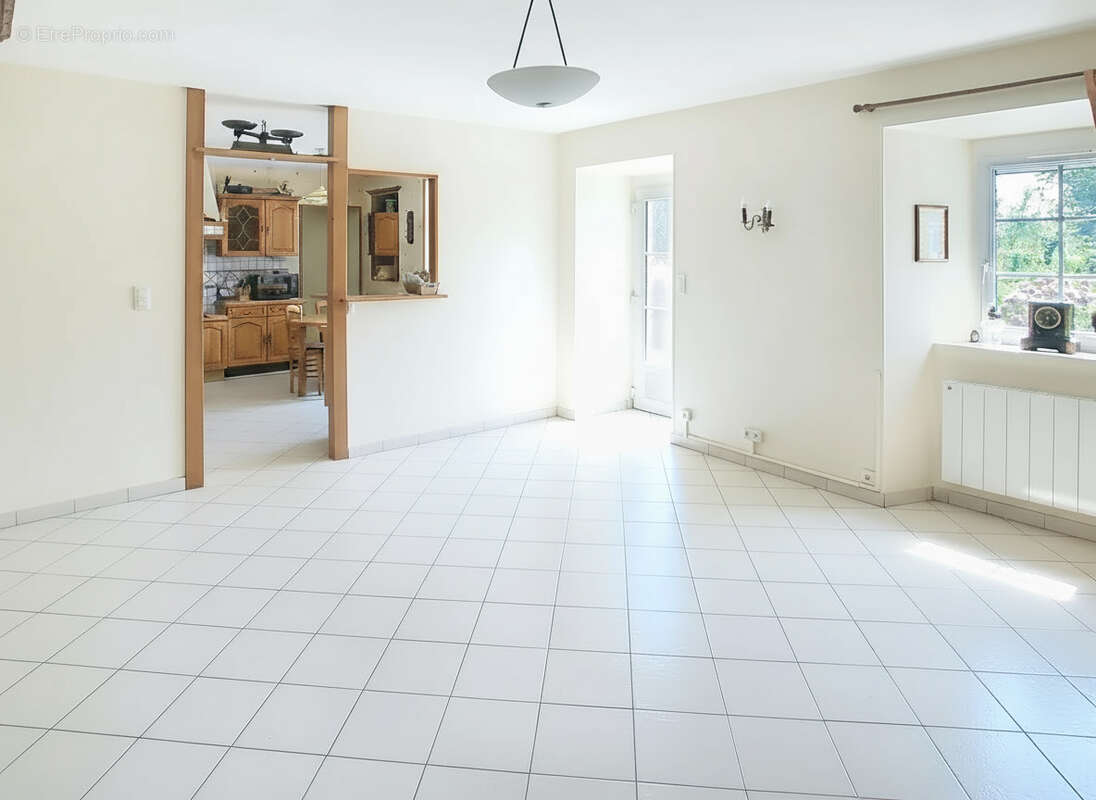 Maison à MONTHUCHON