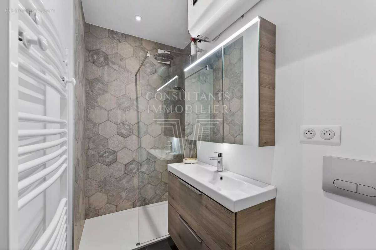 Appartement à PARIS-15E