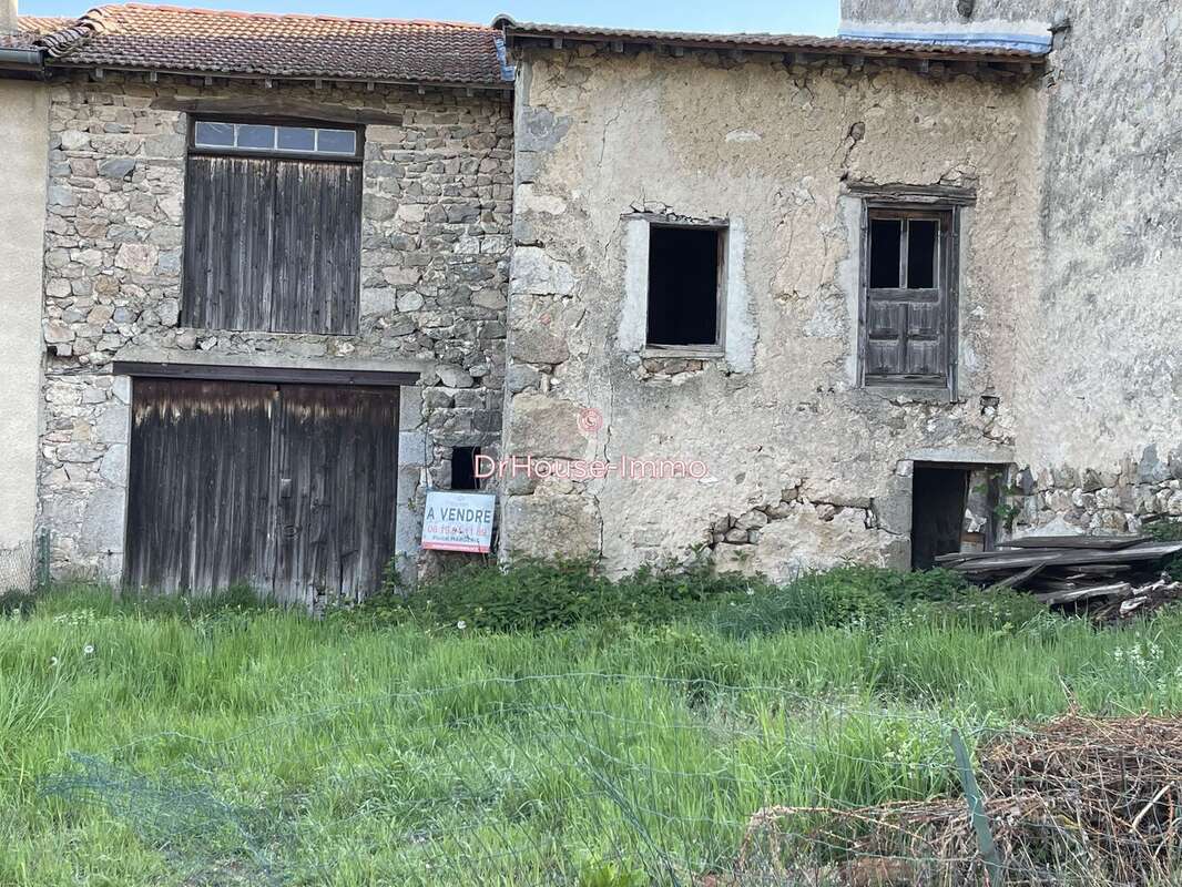 Maison à SAINT-PIERRE-DU-CHAMP