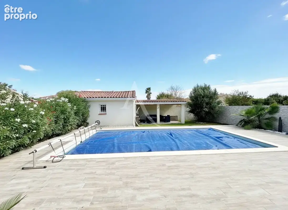 Maison 5 pièces de plain-pied avec piscine et dépendance - photo 2