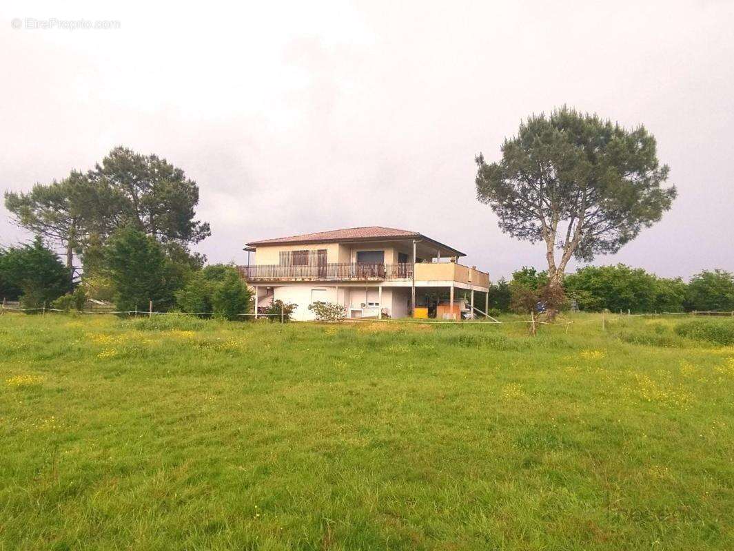 Maison à MARCENAIS