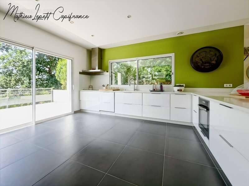 Maison contemporaine de 253 m² avec piscine, garage isolé de 100 m² et terrain de 4 728 m² – CHANCELADE- aucun travaux à prévoir - photo 5
