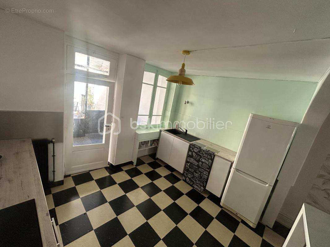 Maison de ville de 102 m² avec cour, dépendance et garage - photo 8