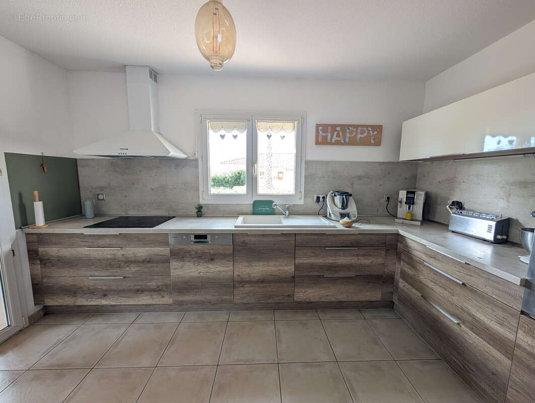 Maison à SAINT-LAURENT-DE-LA-SALANQUE