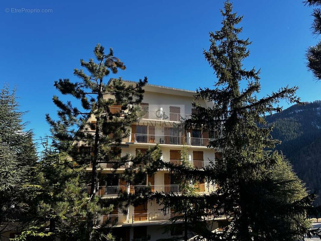 Appartement à SAINT-ETIENNE-DE-TINEE