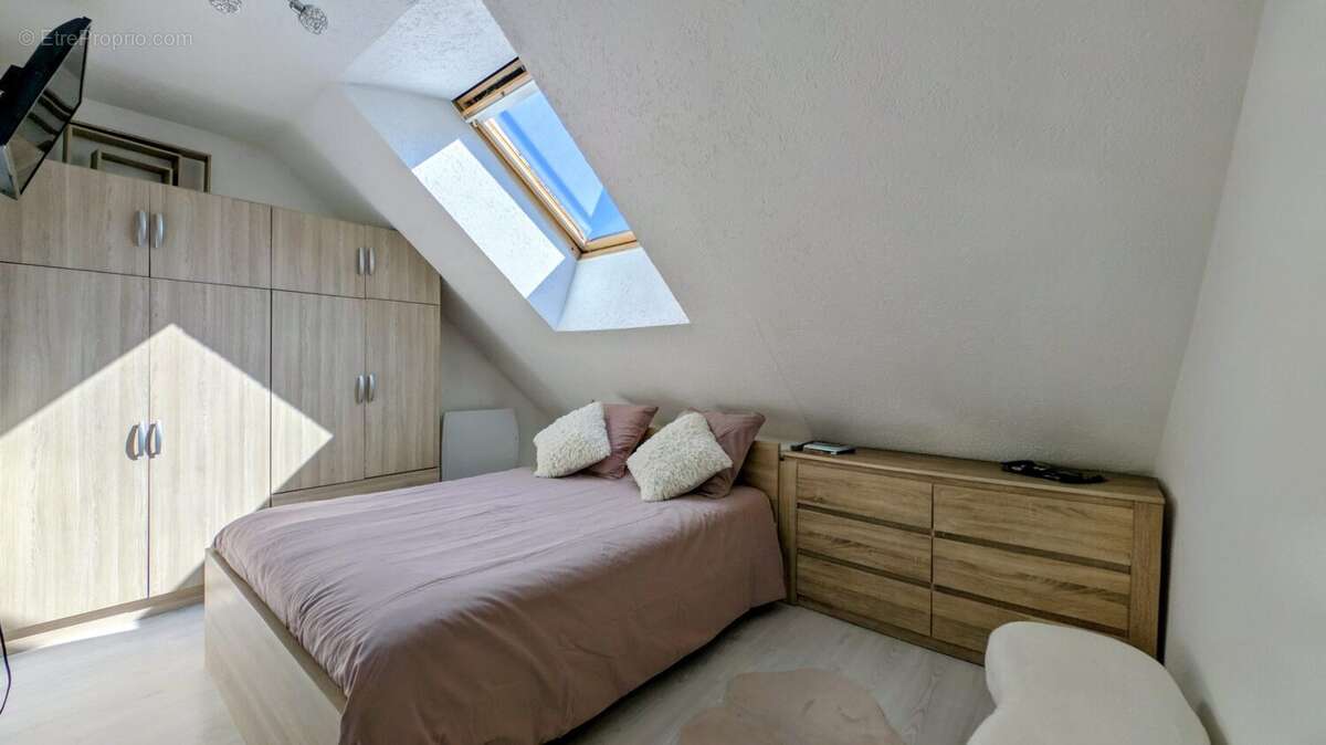 Maison à LA CLUSE-ET-MIJOUX