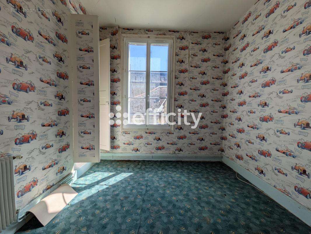 Appartement 180 m² à Cinq-Mars-La-Pile  - photo 9