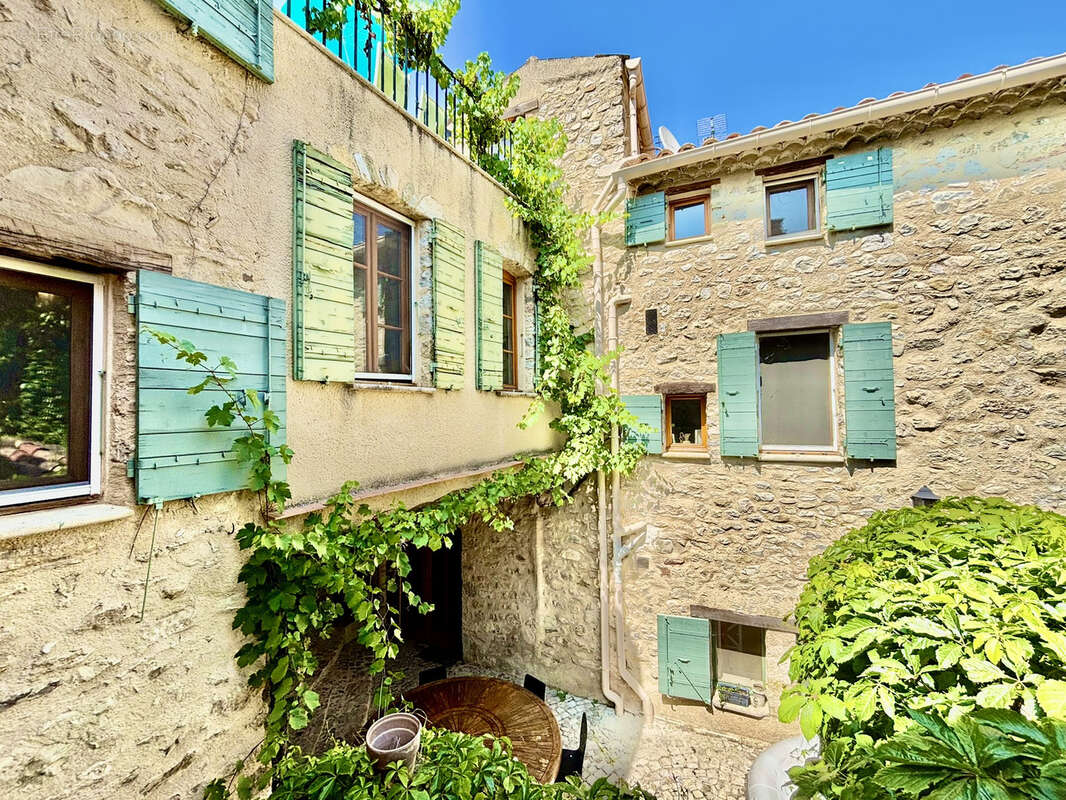 Maison de charme avec cour et terrasse + chambre d'hôte - photo 6