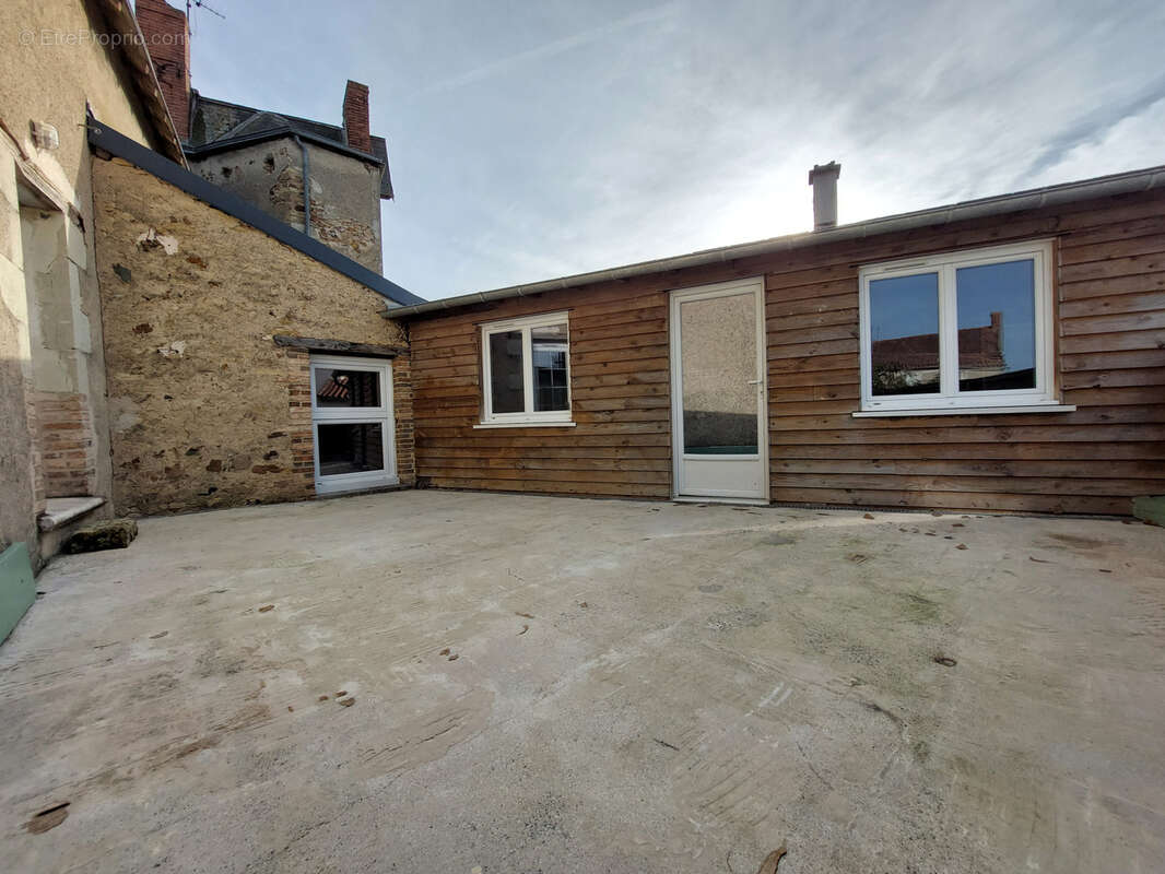 Maison à SAINT-VARENT