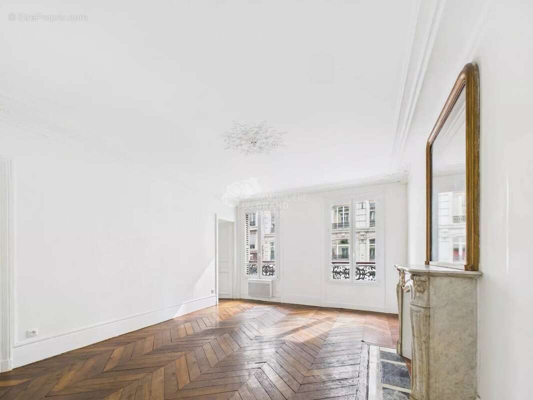 Appartement à PARIS-10E