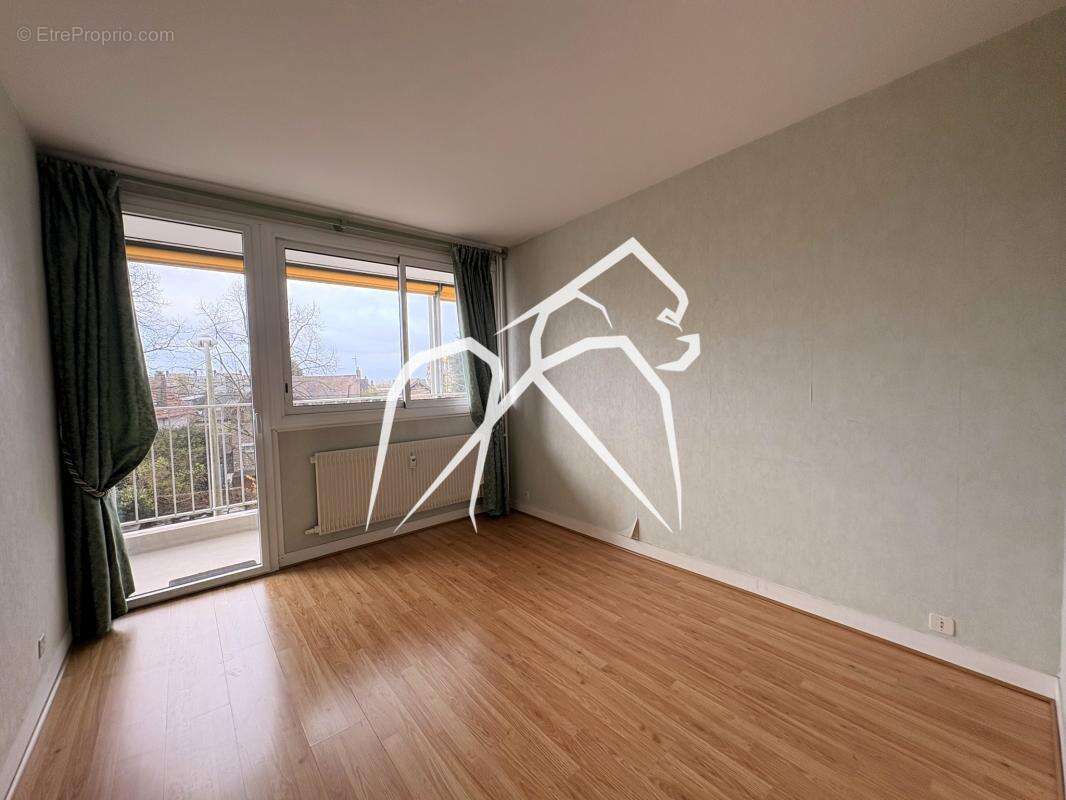 Appartement à MONT-SAINT-AIGNAN