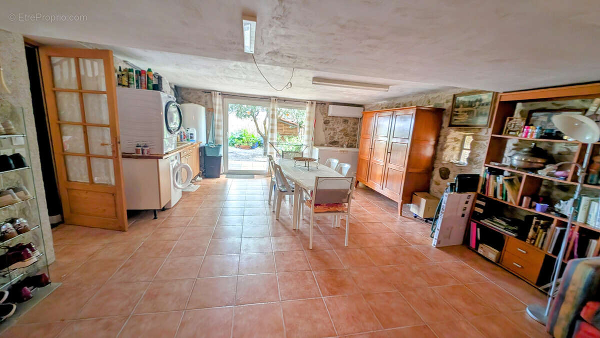 Maison à LAROQUE-DES-ALBERES