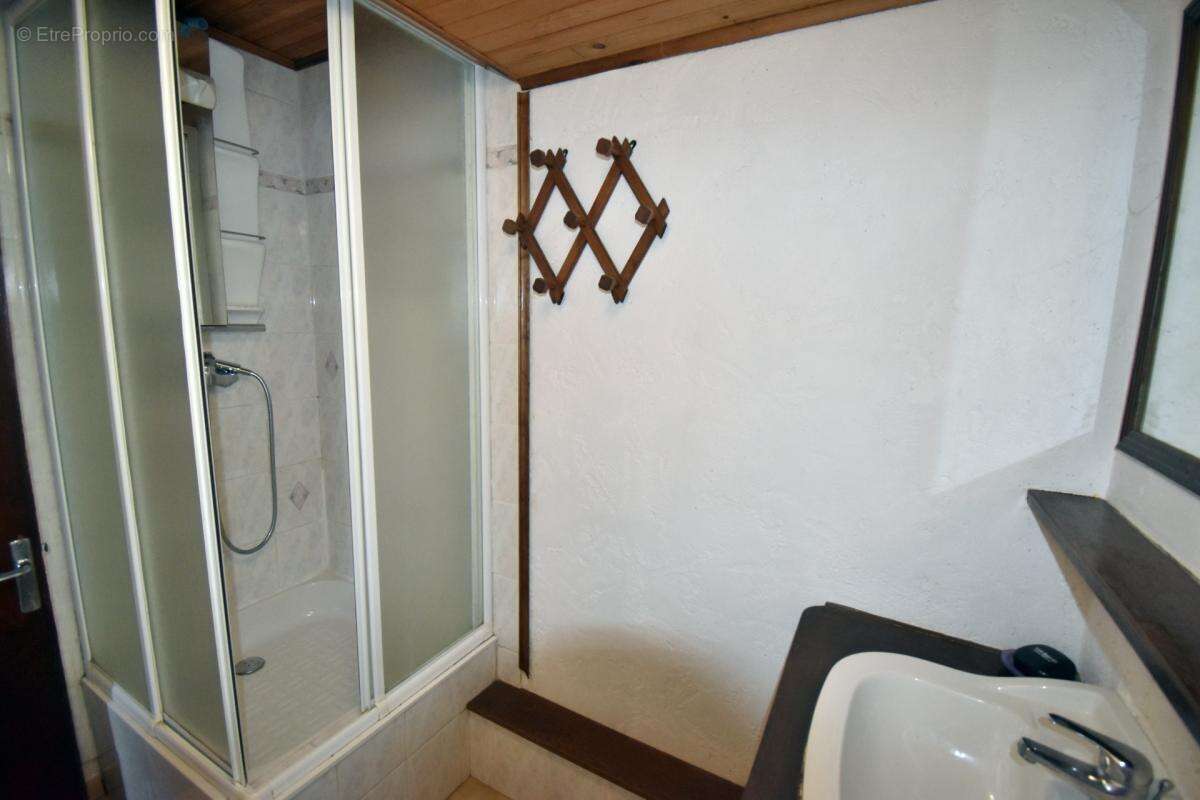 A vendre, Aiglun (04) – Maison individuelle 6 pièces, 5 chambres, jardin, terrasse et garage de 30 m² - photo 20