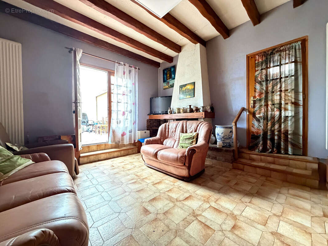 Maison à LINAS