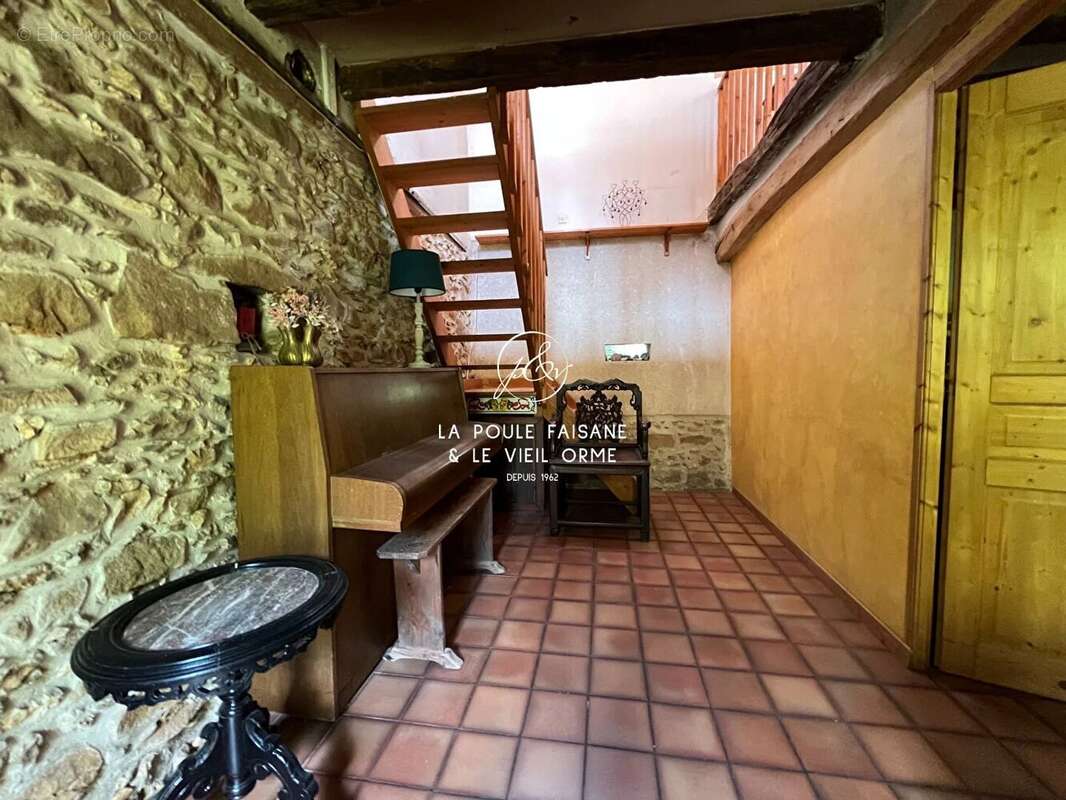 Maison à POIGNY-LA-FORET