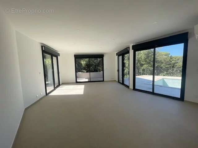 Villa restaurée de 153 m² – vue dominante plein sud – calme absolu - photo 6