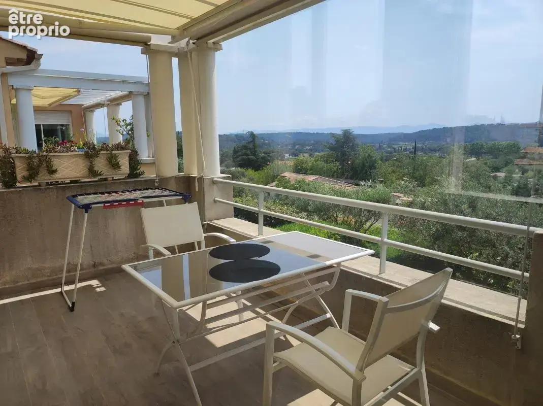 Appartement à LORGUES