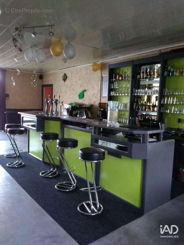 Photo 2 - Commerce à MACORNAY