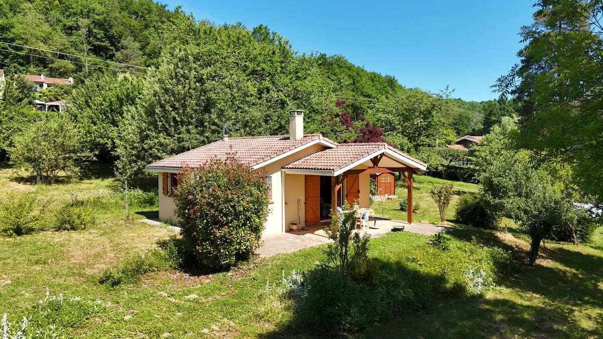 Maison malie de 42 m2 sur 2079 m2 de terrain - photo 2