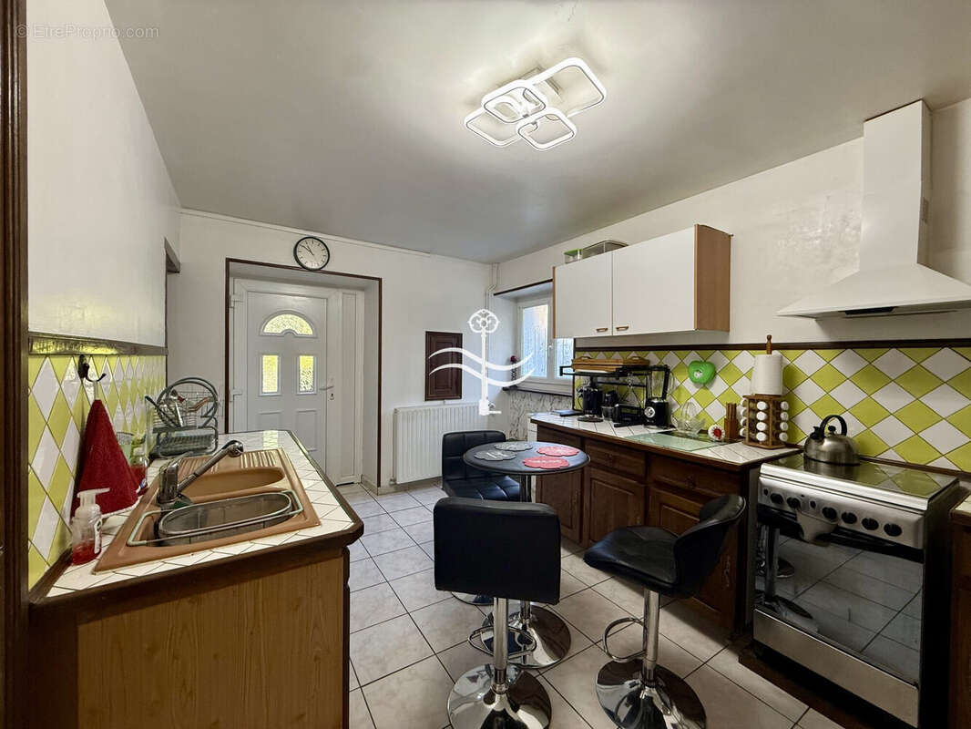 Maison 93 m² à Ouffieres  - photo 2