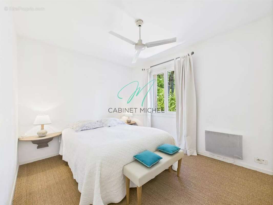 Maison à ROQUEFORT-LES-PINS