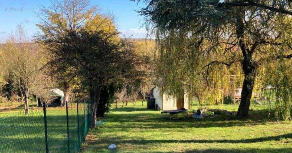 Terrain à CHALIFERT