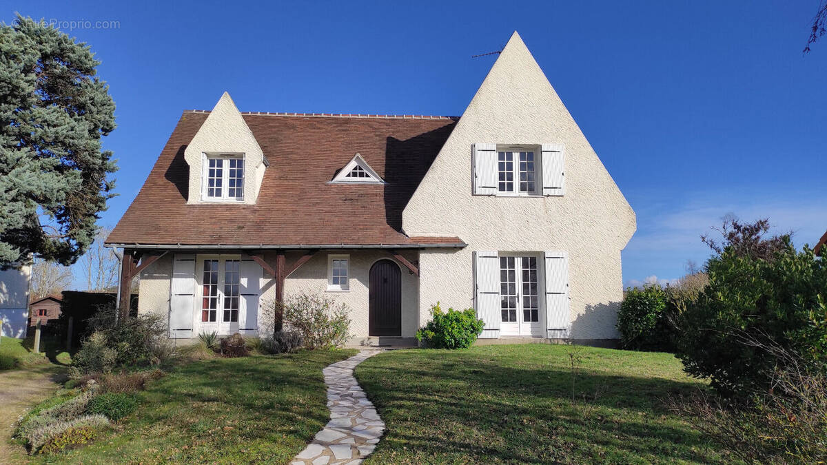Maison à CHATELLERAULT